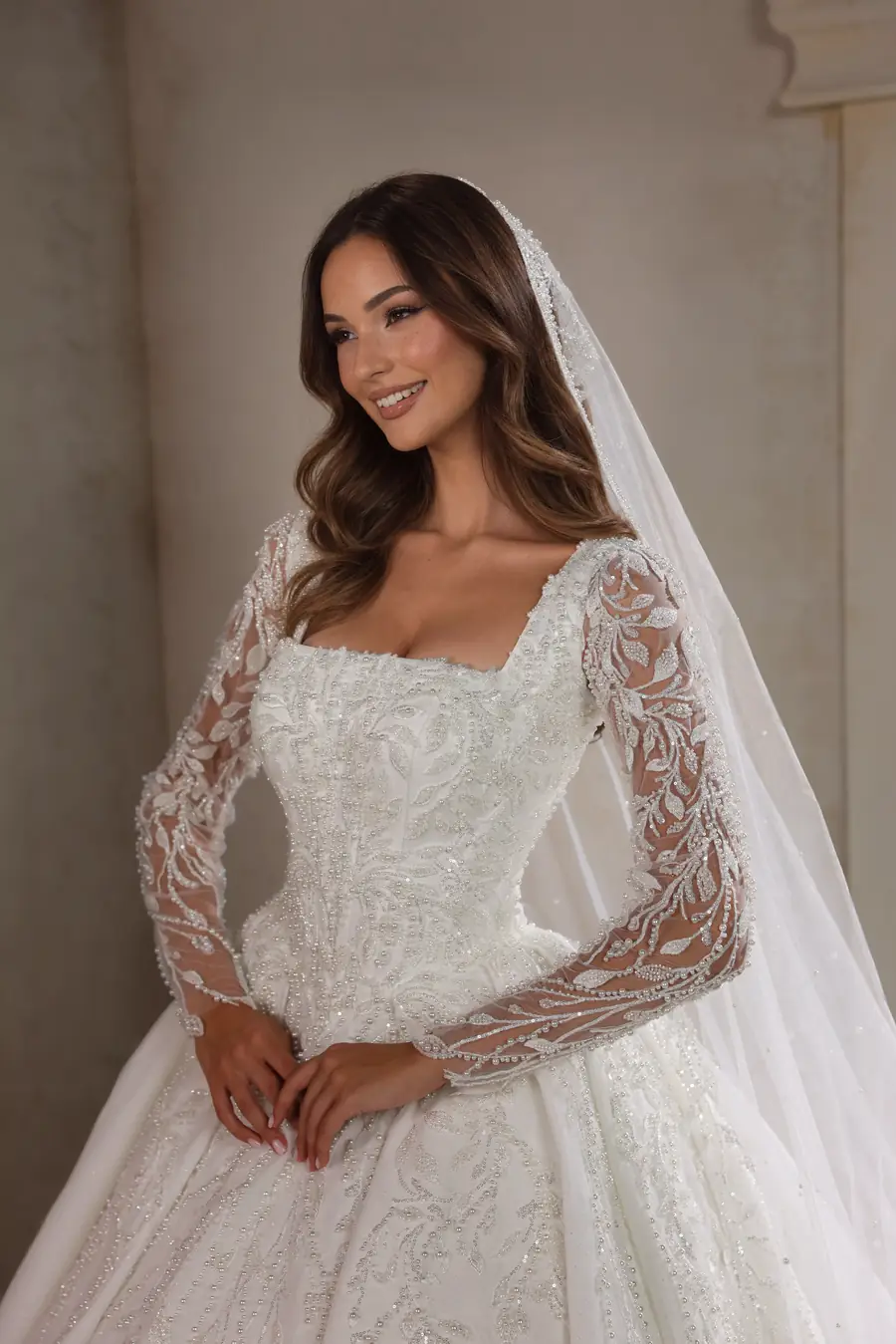 Tendance robe de mariée 2027 : les manches amovibles, deux robes en une
