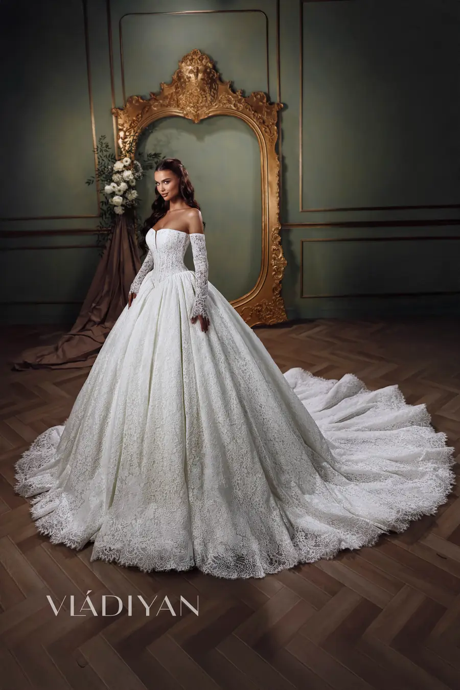 Robe de mariée Vladiyan Royal Modèle 2601, First Spring Automne-Hiver 2026