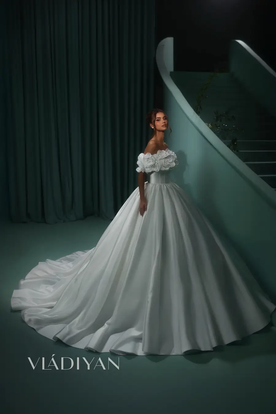 Robe de mariée Vladiyan Royal Modèle 2603, First Spring Automne-Hiver 2026
