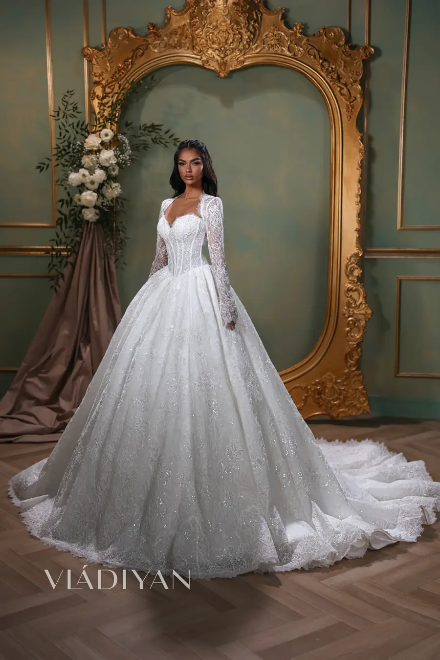 Robe de mariée Vladiyan Royal Modèle 2609, First Spring Automne-Hiver 2026