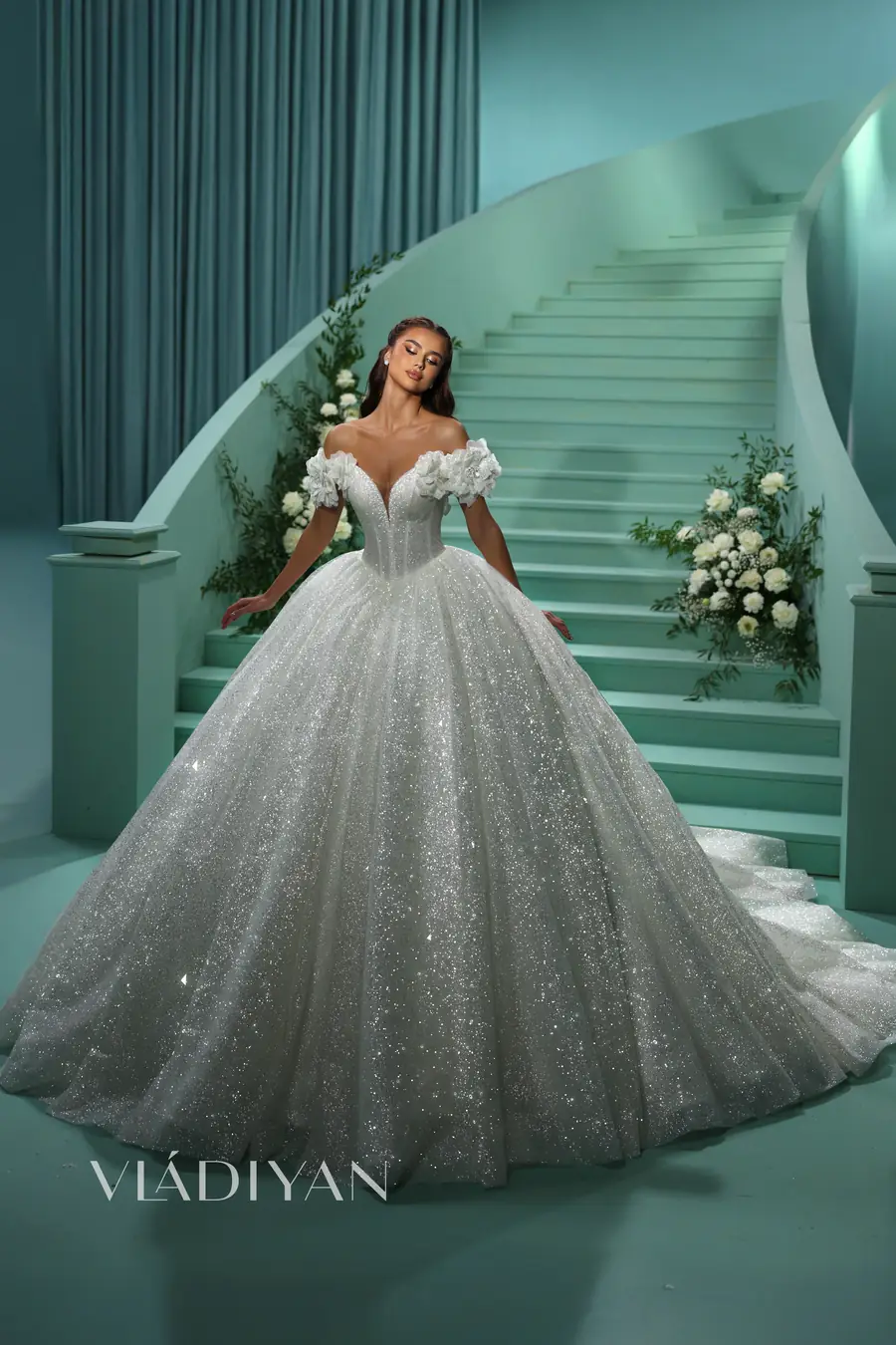 Robe de mariée Vladiyan Royal Modèle 2615, First Spring Automne-Hiver 2026