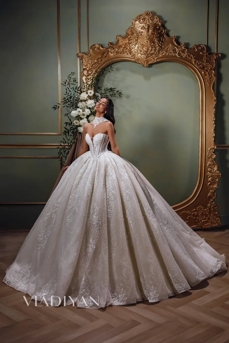 Robe de mariée Vladiyan Royal Modèle 2616, First Spring Automne-Hiver 2026