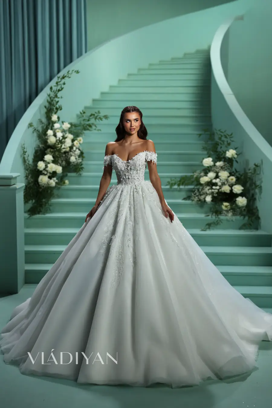 Robe de mariée Vladiyan Royal Modèle 2623, First Spring Automne-Hiver 2026