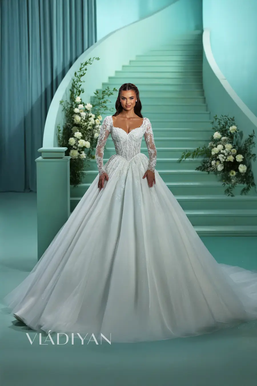 Robe de mariée Vladiyan Royal Modèle 2629, First Spring Automne-Hiver 2026