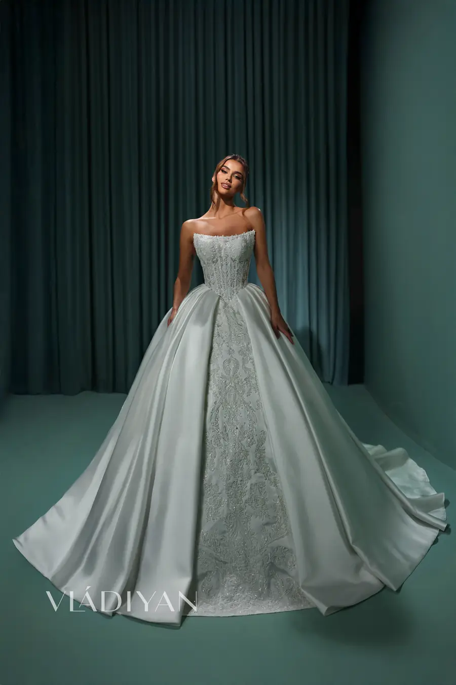 Robe de mariée Vladiyan Royal Modèle 2631, First Spring Automne-Hiver 2026