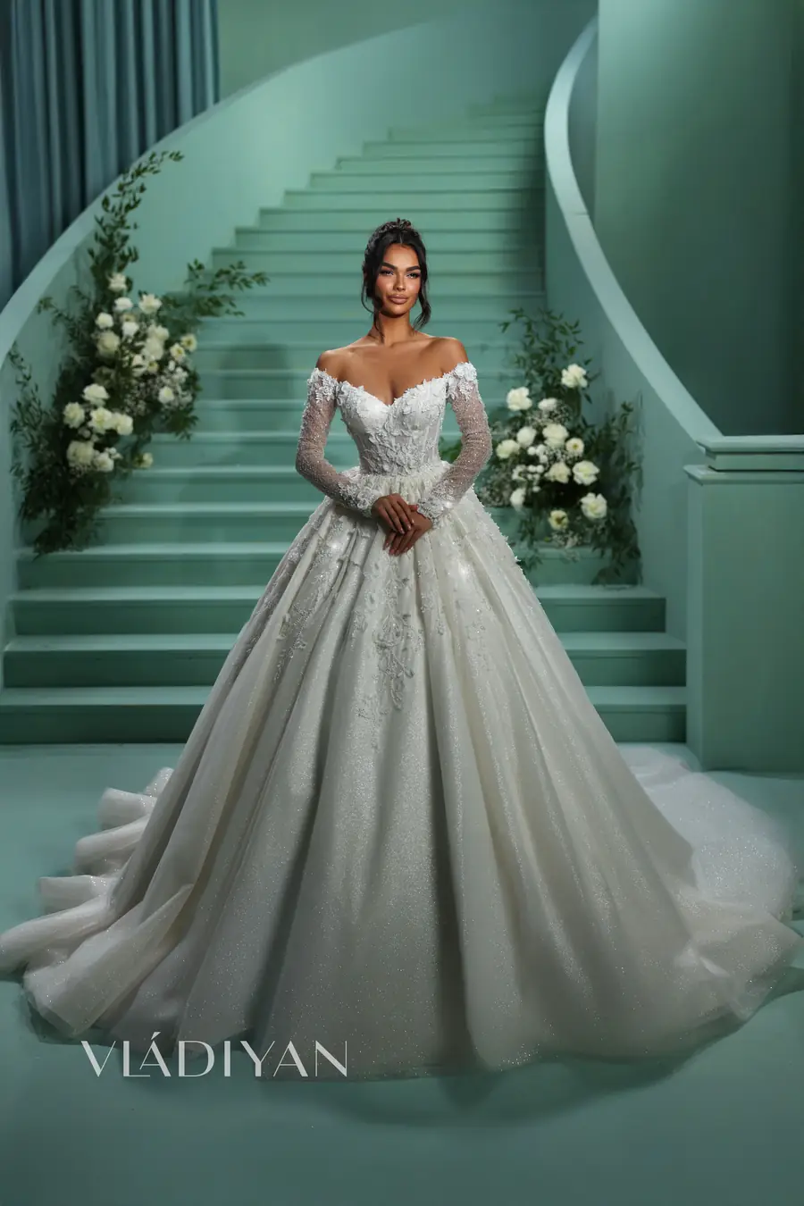 Robe de mariée Vladiyan Royal Modèle 2632, First Spring Automne-Hiver 2026