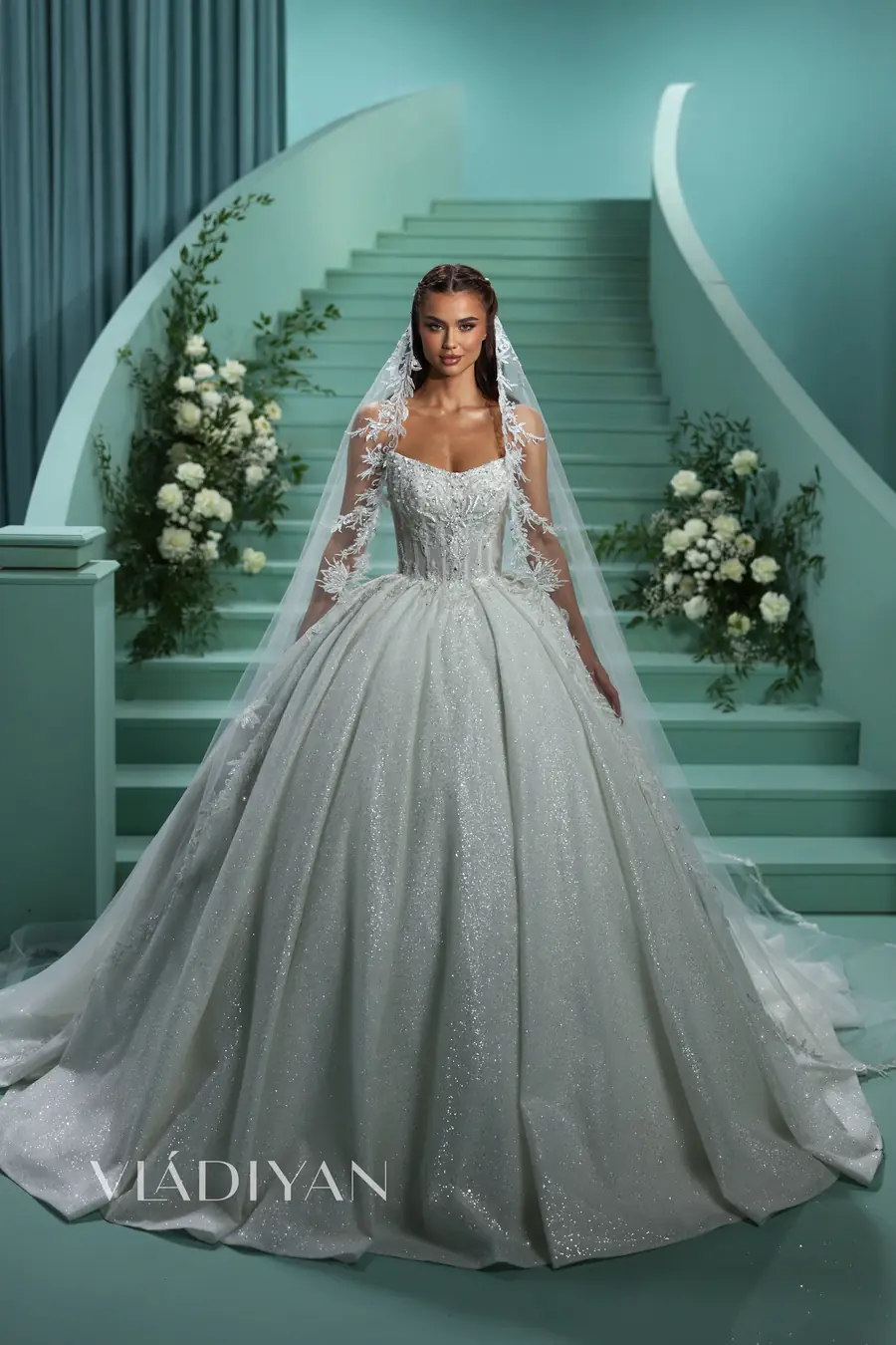 Robe de mariée Vladiyan Royal Modèle 2635, First Spring Automne-Hiver 2026